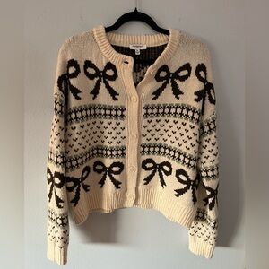 Freshman Cream and Black Bow Pattern Cardigan